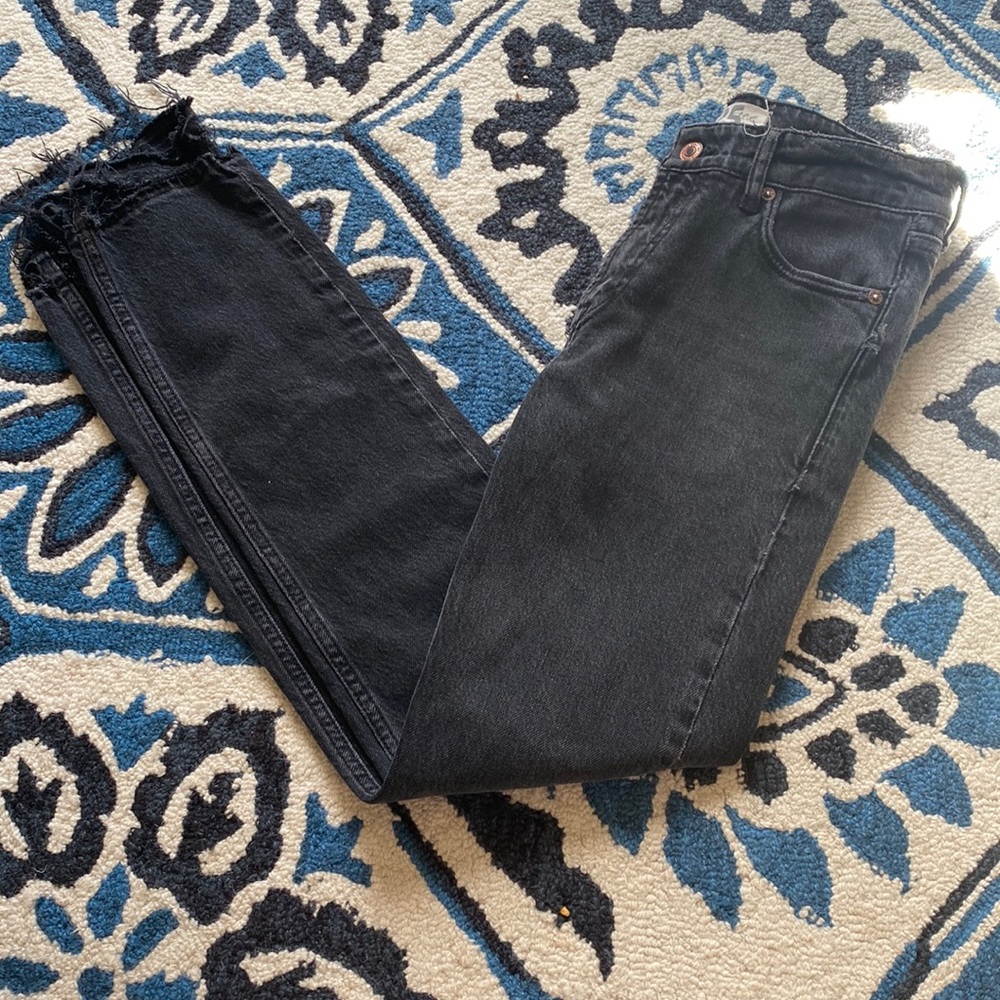 We The Free Distressed Denim Jeans — Size 25!!
